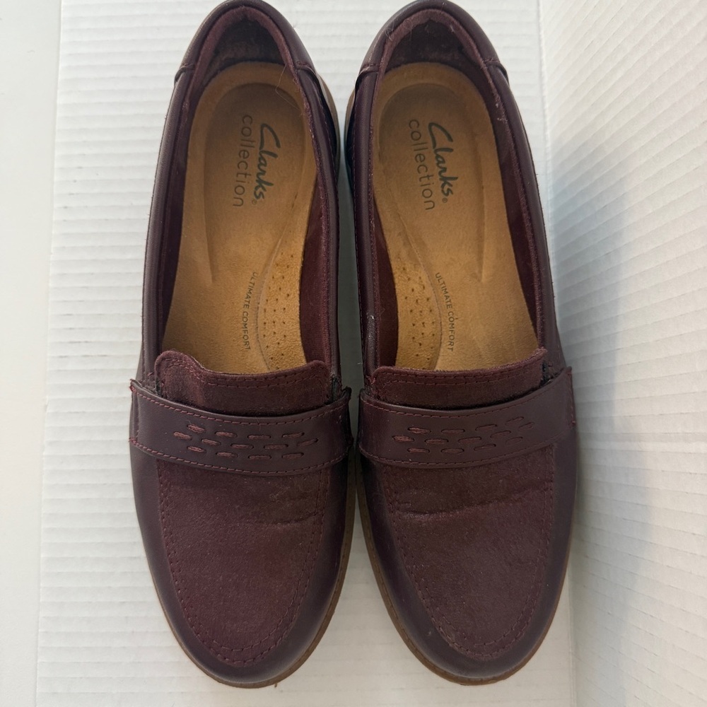 Clarks Collection Burgundy Academia Leather Moccasin Loafer Womens size 8 - Picture 4 of 8